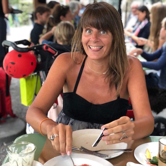 Meet your Posher, Whitney - Picture 1 of 1